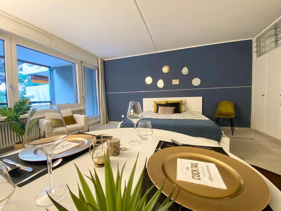 Luganersee, Pool, Strand, Parkplatz, Suite Bissone Exteriör bild
